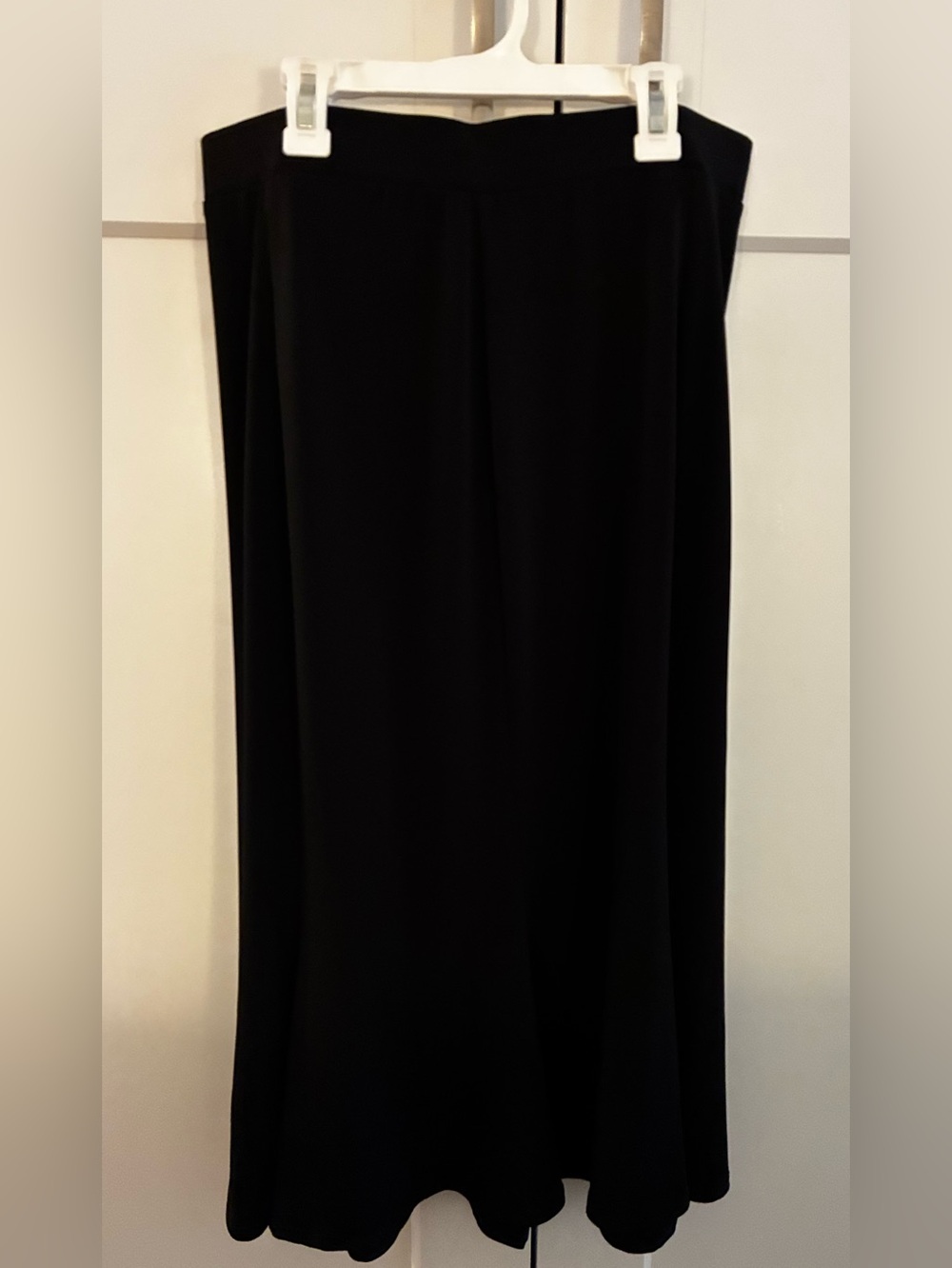Classic Flowy Black Women's Midi Skirt